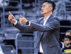 PG游戏官网登录入口-退役老将重返球队，传授经验指导新人