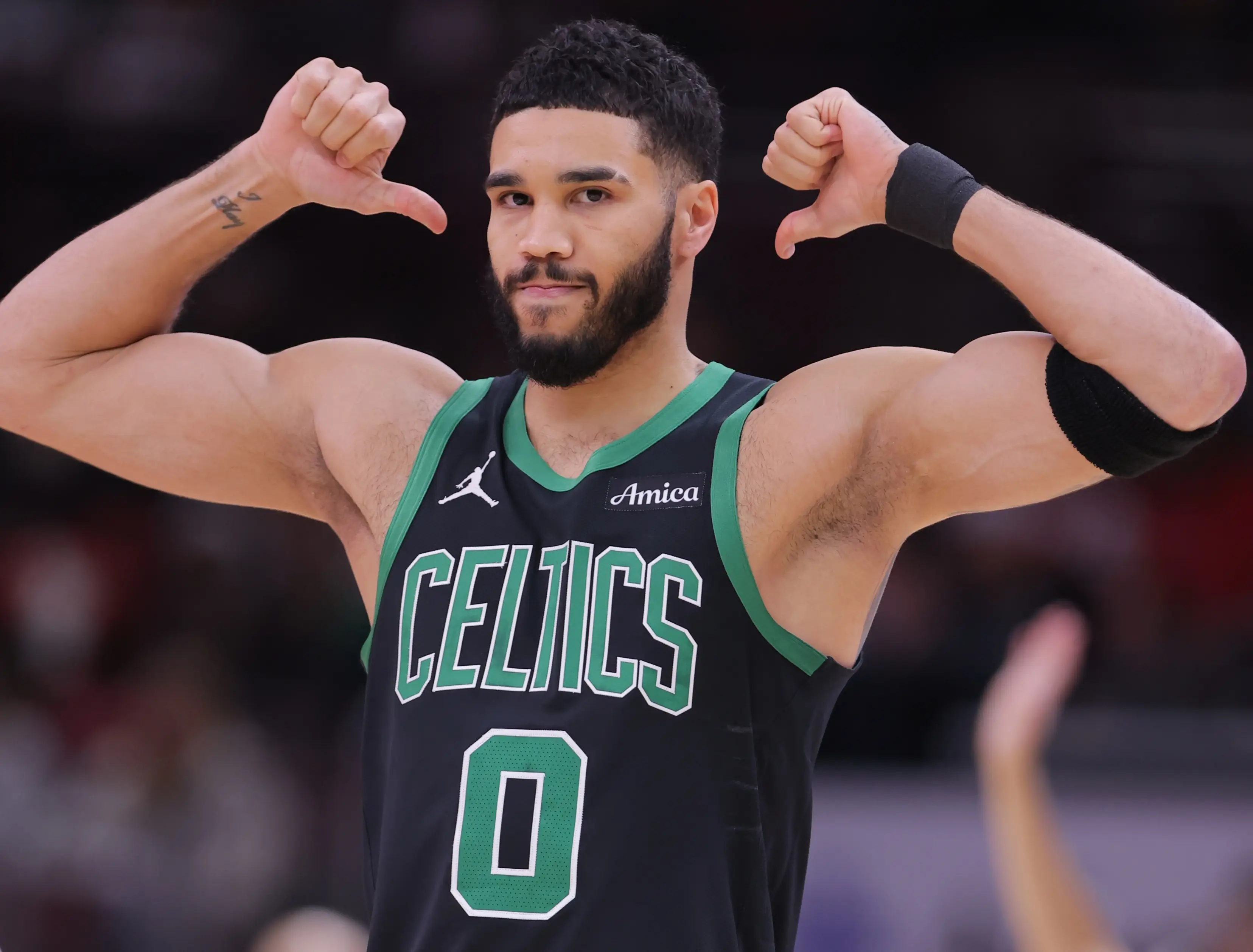 PG电子游戏-猛龙完胜热火，布克刷新纪录